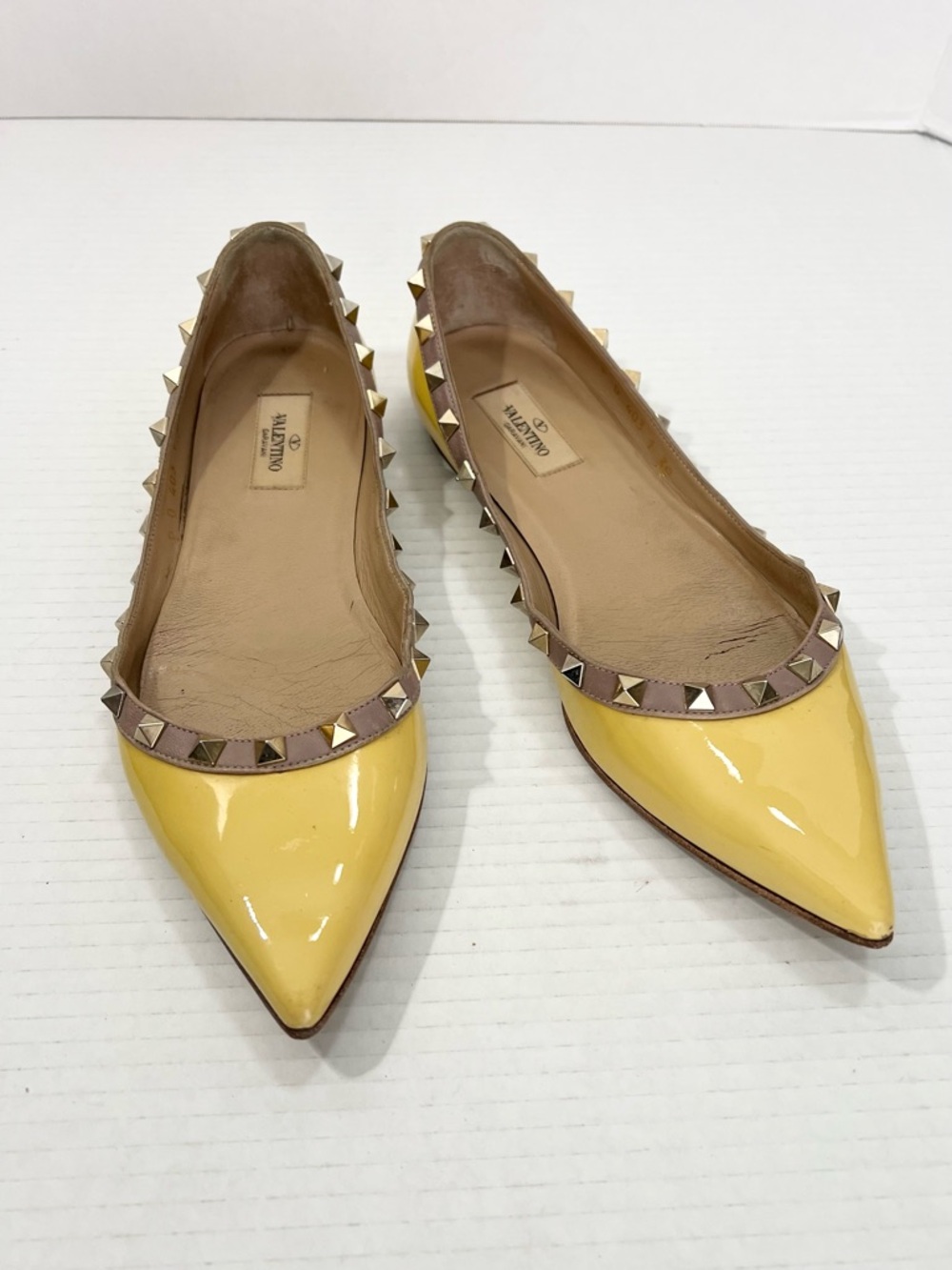 Valentino Rockstud Yellow Patent Leather Ballet Flats Gold Studded EU 38 US 8